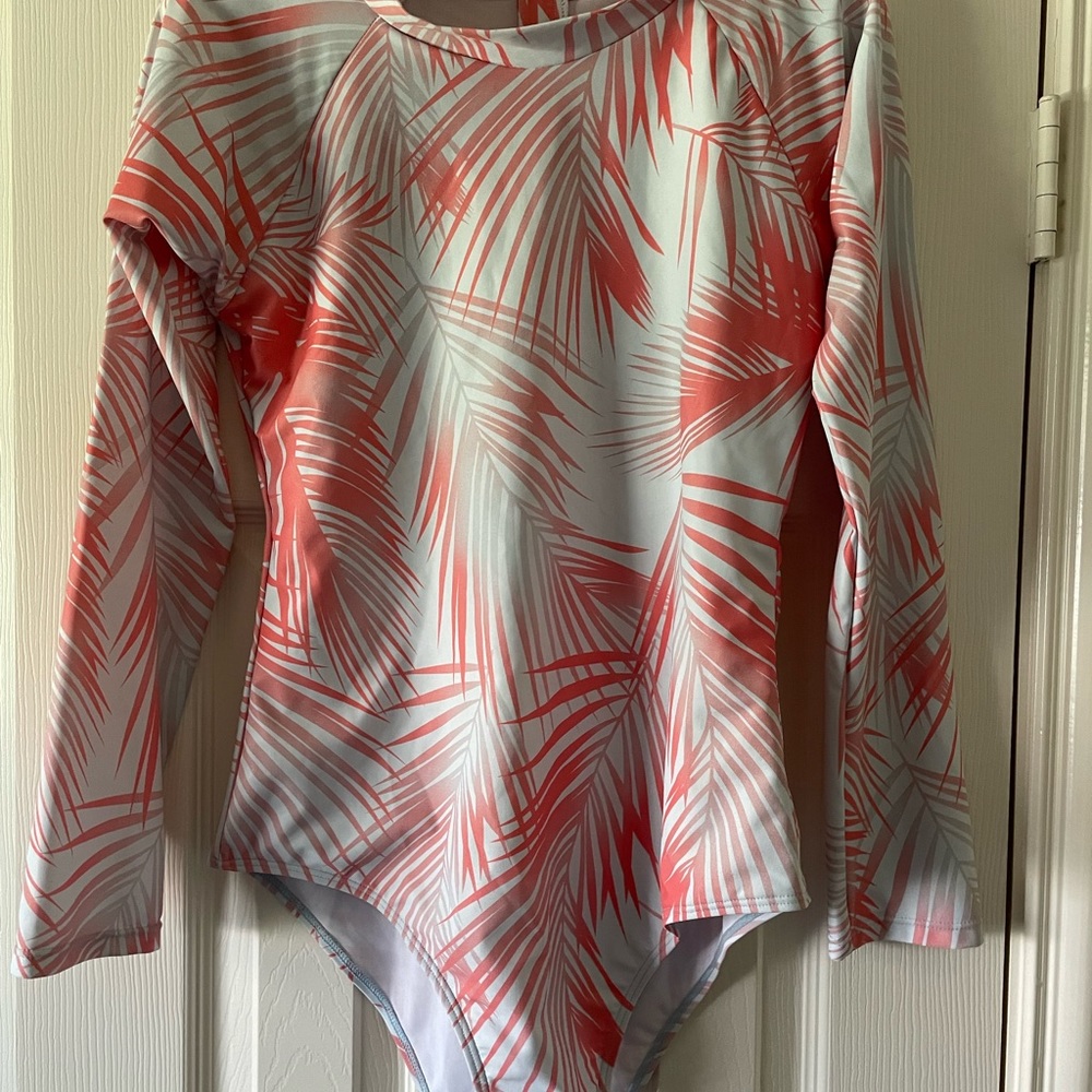 Long sleeve rash guard